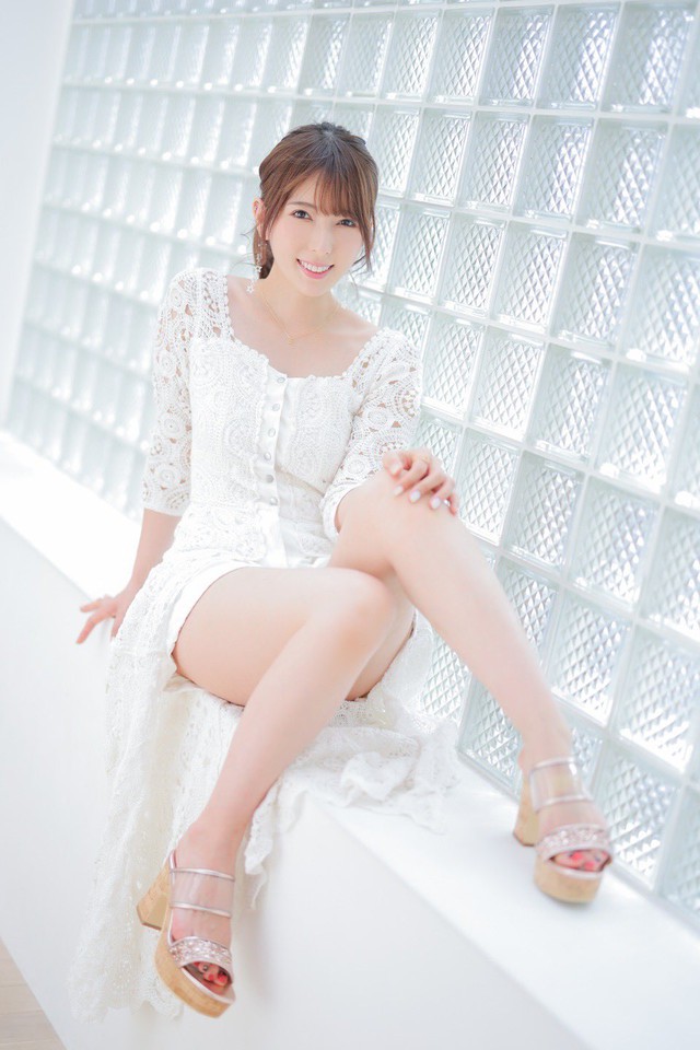 Yui Hatano phủ nhận tin đồn đi khách với đại gia Đài Loan.